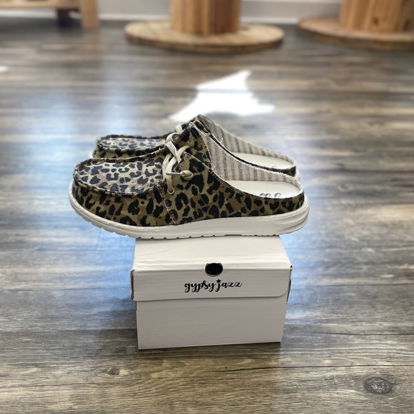 Gypsy Jazz cheetah print slip ons - Picture 3 of 4